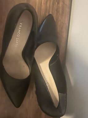 Franco Sarto Black Pointed-Toe Leather Heels